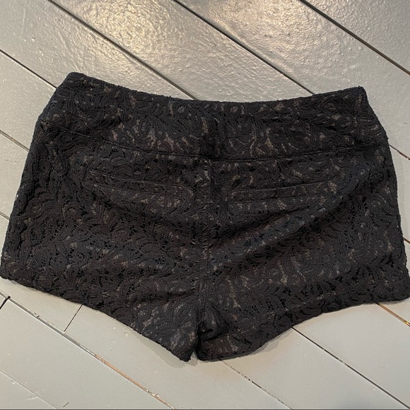 Lace shorts - Picture 3 of 3
